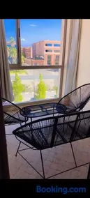 Un élégant appartement à louer à Marrakech avec deux piscines et une situation en centre ville - Image 1