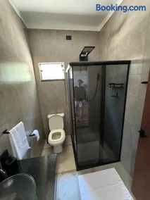 Tranquil Mountanous Haven, Spacious 4BR & Pool - Image 2