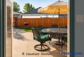 4BR Retreat with Game Room & Massage Chair - Sleeps 12 - 2 Kings - Step-Free - XL Private Patio - Image 3