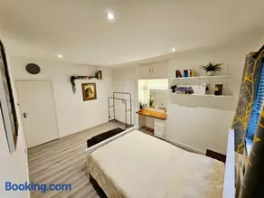 2 Double bedroom, 2 Bathroom House in Brockenhurst SO42 - Image 5