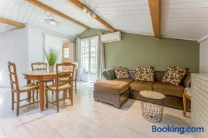 Maison adaptée aux familles avec barbecue, terrasse et jardin | Vue jardin - Image 2