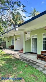 Mi Surf Hostel Mirissa - Image 5