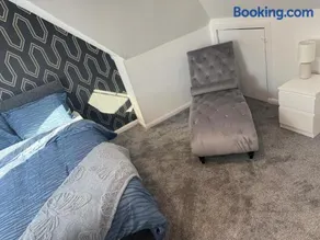 Captivating 3 bedroom home with conservatory - Image 3