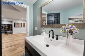 Family-Friendly 4BR with King Beds and Game Room - Image 4