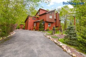 Bool Bear Lodge a pet friendly Pocono Vacation Home with Fireplace, BBQ and more - Image 2