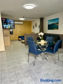 Iris Chic Residence - Image 1