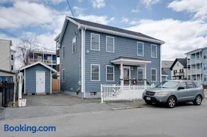 4 Mi to Revere Beach! Walkable Family Retreat - Image 4