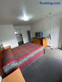 Tacoma Center Motel - Image 2