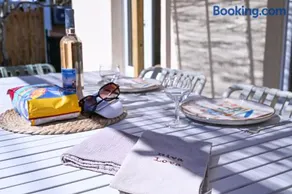 VILLA RIVA, terrasse plein sud, plage à pied, 4 à 6 personnes - Image 2