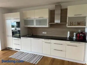 Apartamento vacacional con barbacoa, terraza y jardín - Image 4