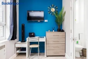 Chic Rooms in Spitalfields, London - Image 2