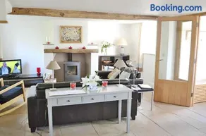 Hampton Wafre Cottage - Image 2