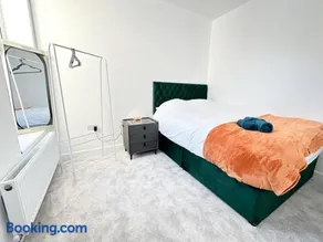 Room in Portsmouth - Image 5