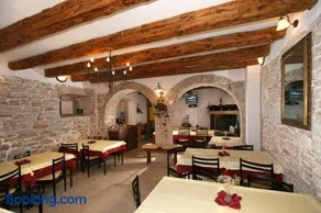 Kastel Kastelir - Image 3