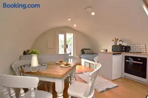 1 Bed in Rocester oc-e33057 - Image 2