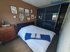 Spacious 1 bedroom apartment near Paris - Image 3