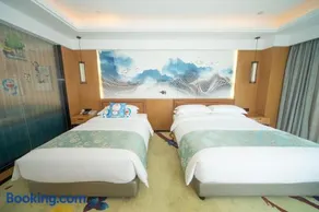 Huhua International Hotel by Hongqiao Airport - Image 4