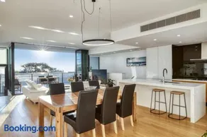 Modern Coastal Retreat in Brighton Melbourne - Image 4
