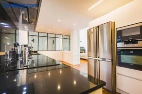 LOFT KEYWEEK contemporary Loft style Apartment in Biarritz City center - Image 4