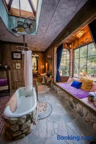 Historic Temecula Ranch Retreat - Sleeps 12 - 5 Acres Under Ancient Oaks - Image 5