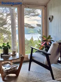 Romantic Off-Grid Cabin with Fjord & Mountain Views - Image 1