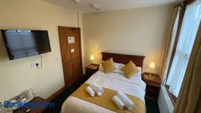 Crown Hotel - Image 5