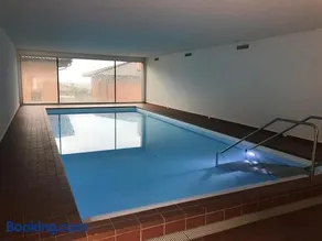 Lichtdurchflutete Ferienwohnung mit Panorama-Sicht und Schwimmbad/Sauna - Image 2