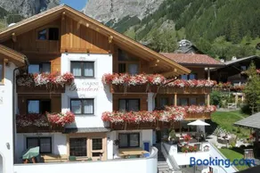 Pension Garden Hotel - Image 5