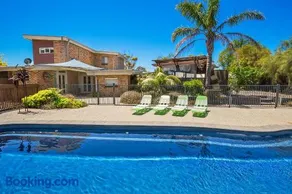 Paw Up Villa - entertainer delight - Image 1