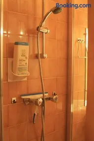 Logement en rez de jardin de notre habitation - Image 4