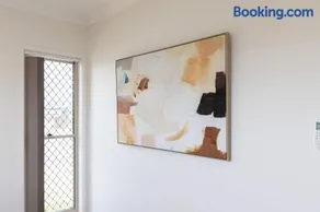 Spacious 4 Bedroom Home, for a Family of 8, Work friendly - Image 5
