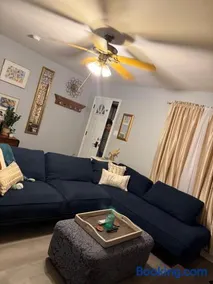 Bluebonnet apartment Athens tx king size bed 2 min from courthouse - Image 2
