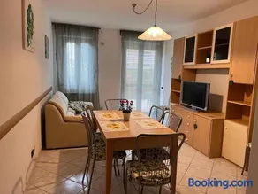 Appartamento tranquillo con patio e piscina - Image 5