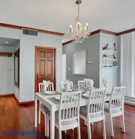 Luxury 2BR Designer Apartment In The Heart Of Downtown! - Image 3