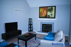 Cozy 3BR-3BA Home Near Zona Rosa Shopping and Dining - Image 3