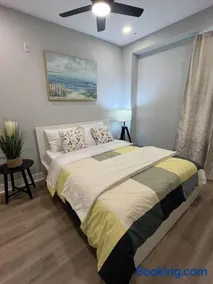 Chic New Apt in Heart of Philly - Image 1