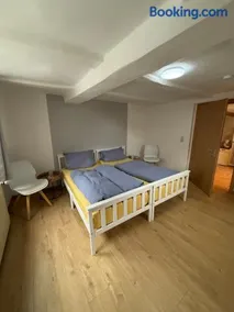 Ferienwohnung im alten Fachwerkhäuschen Nähe Edersee 1 Schlafzimmer, Garten, Parkplatz - Wohnung 2 von 3 - Image 1