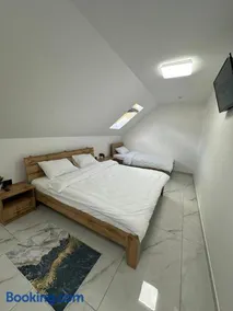 M-23 Hotel - Image 4