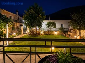 NP Apt - Exclusive Stay & Relaxation in Mouzaki - Image 1