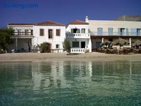Fishermen Beach House - Image 2
