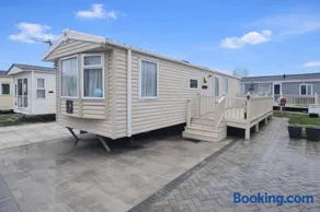 JY Holiday Caravans Wales, Oakfields Towyn Coastal Caravan Sleeps 6 - Image 2
