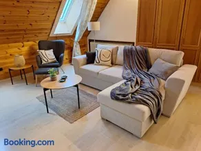 Gemütliches Ferienhaus in Schnaid mit zwei separaten und geräumigen Wohnungen - ausgestattet mit je einer großen Küche, zwei Schlafzimmern und einem Badezimmer - Image 2
