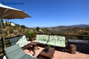 Idyllic Andalusian villa with private pool & stunning views - Image 3