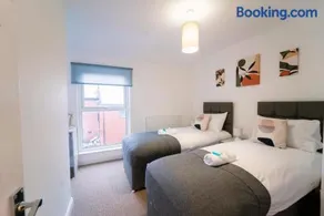 Stunning New Town Centre flat in Wigan - Image 4