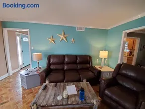 4br Coastal Home I Sleeps 12 I Dock & Firepit - Image 2