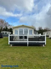 Cleethorpes beach haven site - Image 3