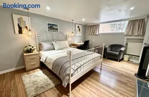 Bright&Modern Space Perfect for couple and Family Step to public transit in Toronto - Image 1