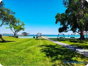 Luxury Beach Cottage With Private Beach - Image 1
