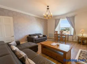 Kemendine Harbour View - perfectly positioned two level apartment in Tenby Harbour - Image 2