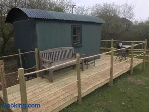 The Hut - Image 3